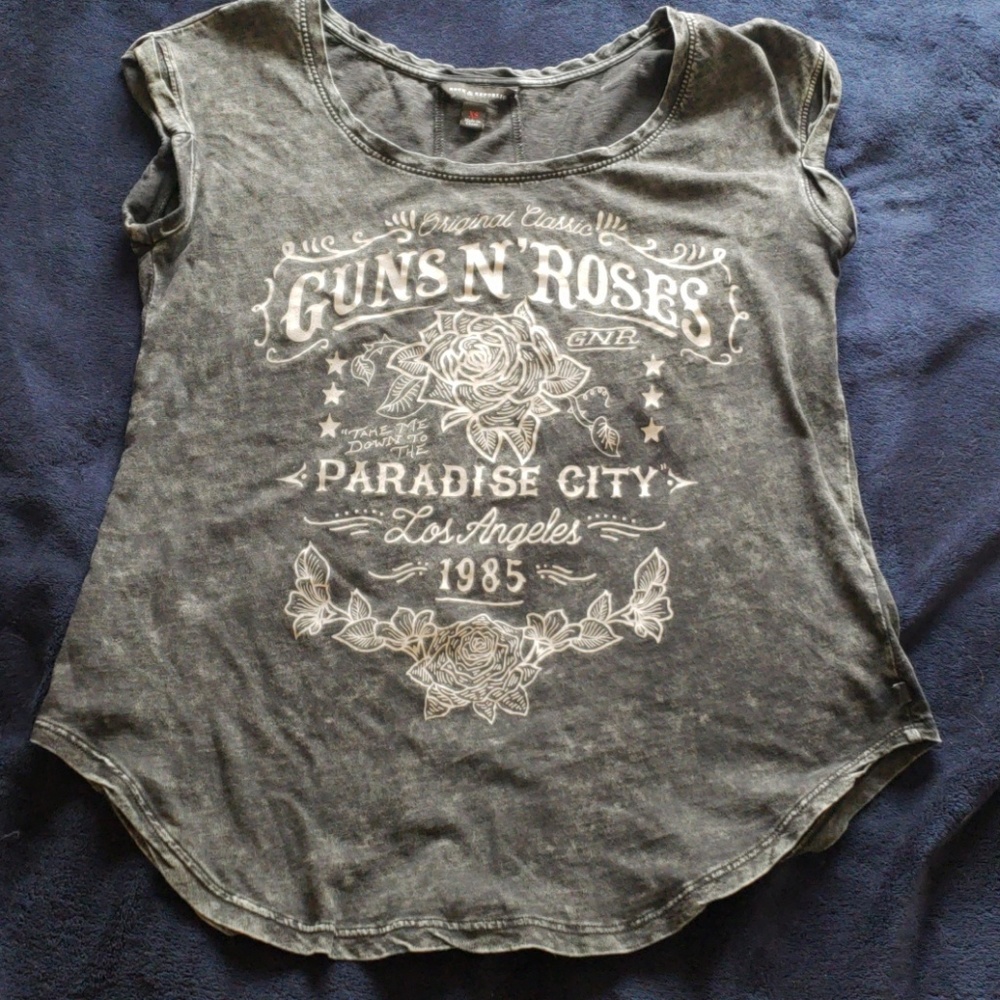 Rock & Republic Guns N' Roses Gray Tee